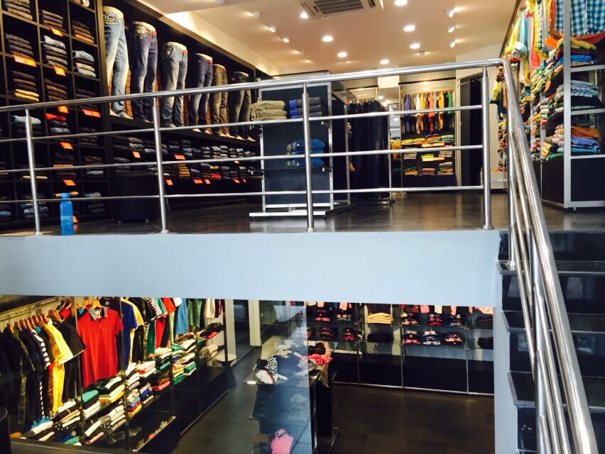 Retail displays across two levels, Mufti retail showroom, VR Mall, Mohali