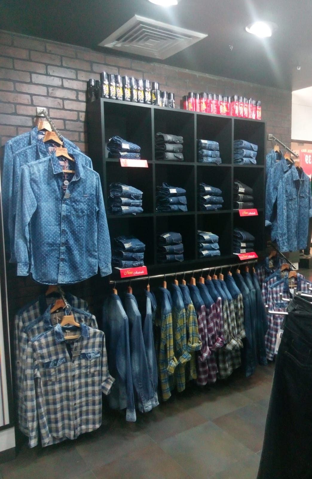 Display shelving and hanging rails, Mufti retail showroom, Janakpuri, Delhi